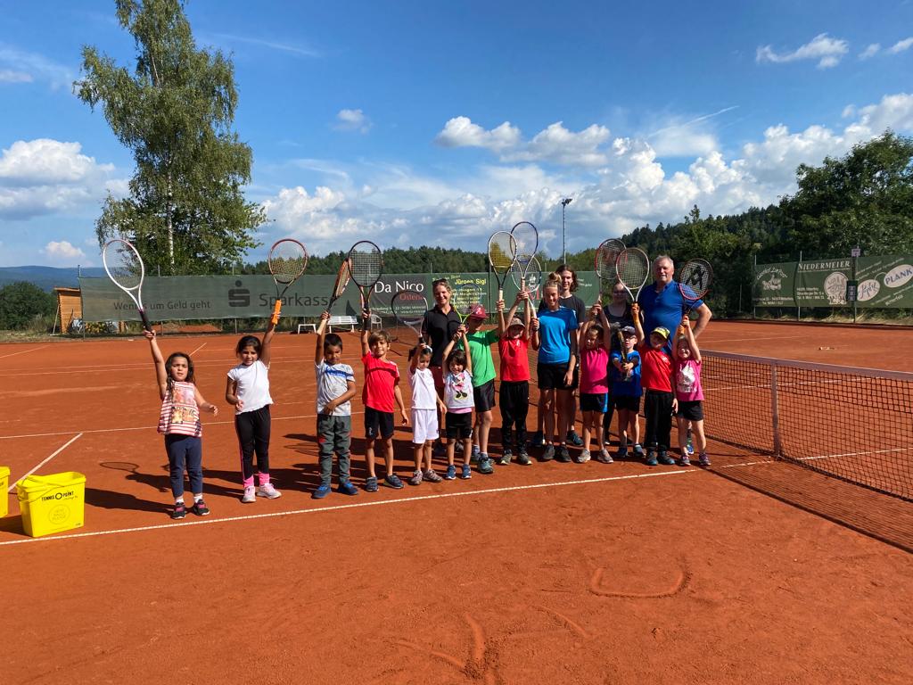 Judo- und Tennisabteilung beim Ferienprogramm der Gemeinde