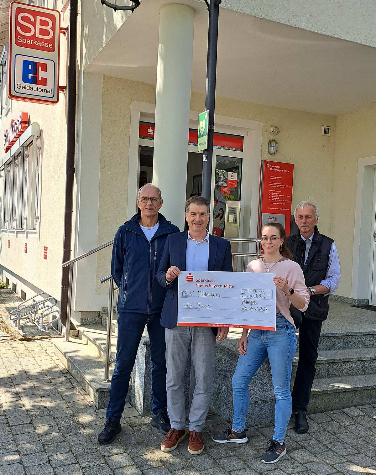 2024 04 26 Spende der Sparkasse für die Judoabteilung Foto1