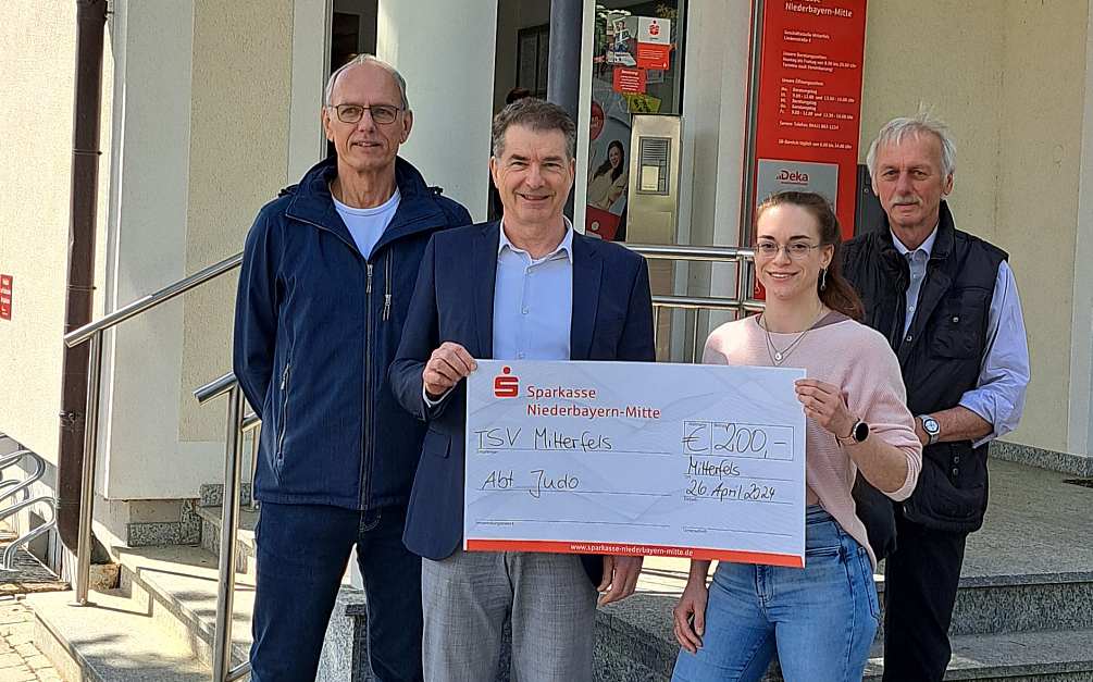 2024 04 26 Spende der Sparkasse für die Judoabteilung Foto2